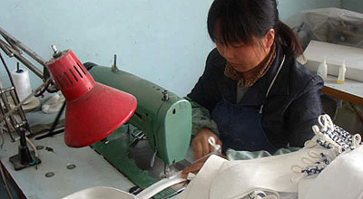 柄革を製作する。