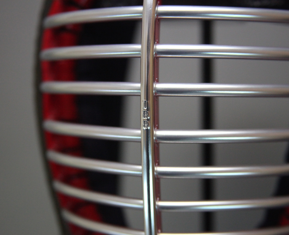 「旭峰」６ミリぐの目刺紺革防具　面