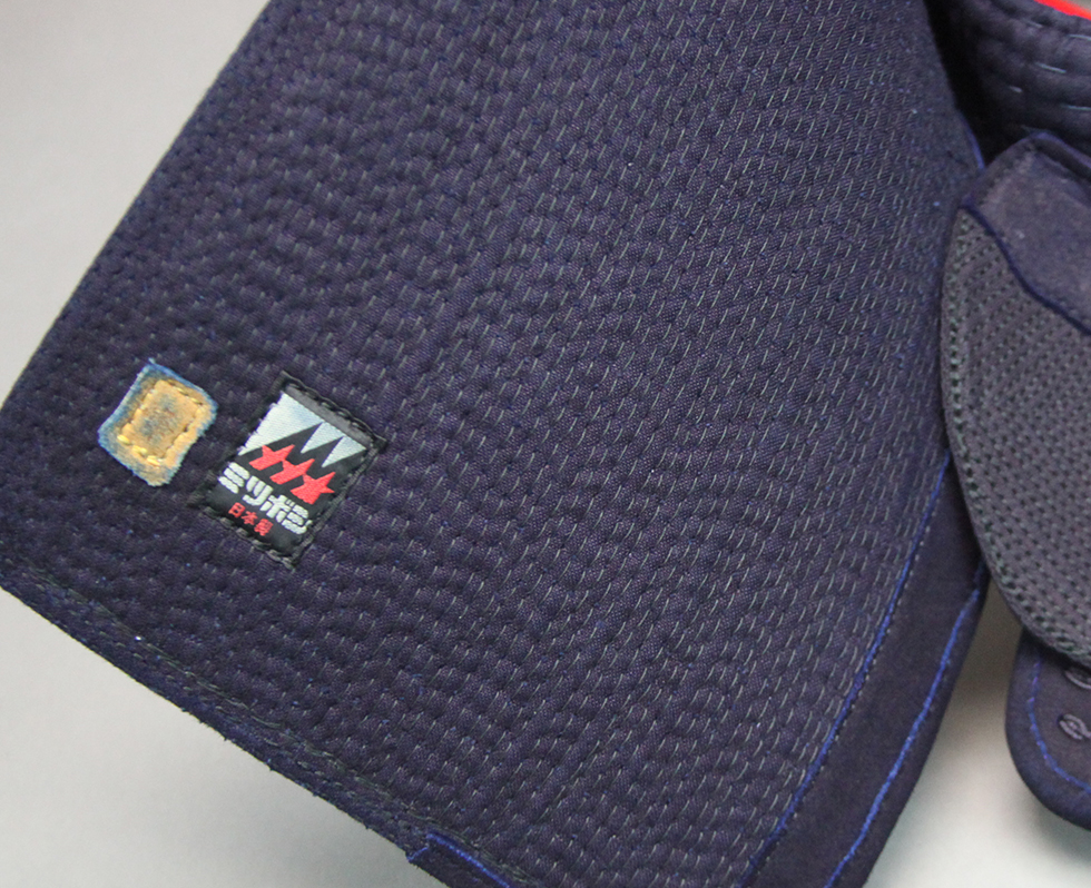 「旭峰」６ミリぐの目刺紺革防具　面