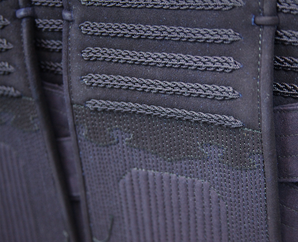 「旭峰」６ミリぐの目刺紺革防具　垂