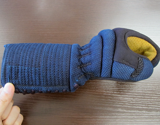 甲手 木鶏 手首