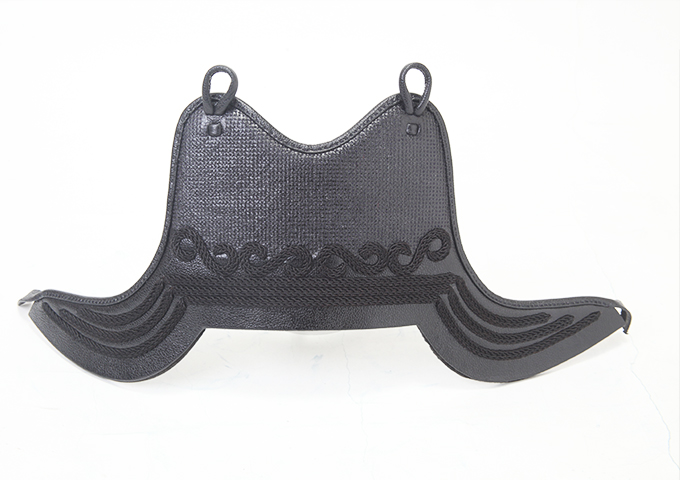 胴胸「下段雲飾り」