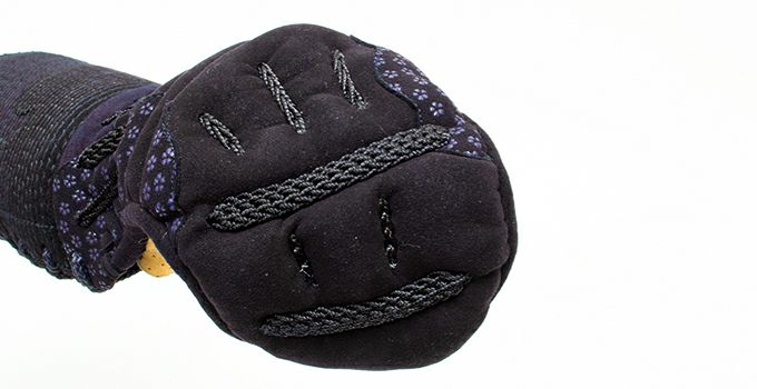 【防具セレクト対象商品】「源龍(げんりゅう)」3ミリ人工革フィットステッチ防具 甲手 紫小桜柄【小手・ミシン刺･機械刺】