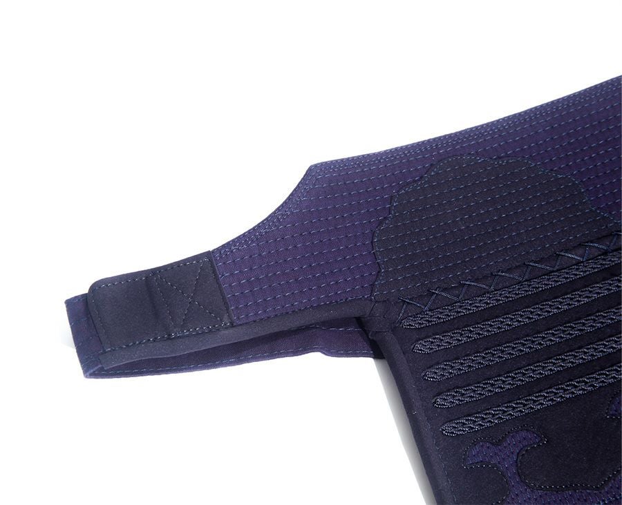  【NEWモデル】「源」6ミリ人工革フィットステッチ防具 垂