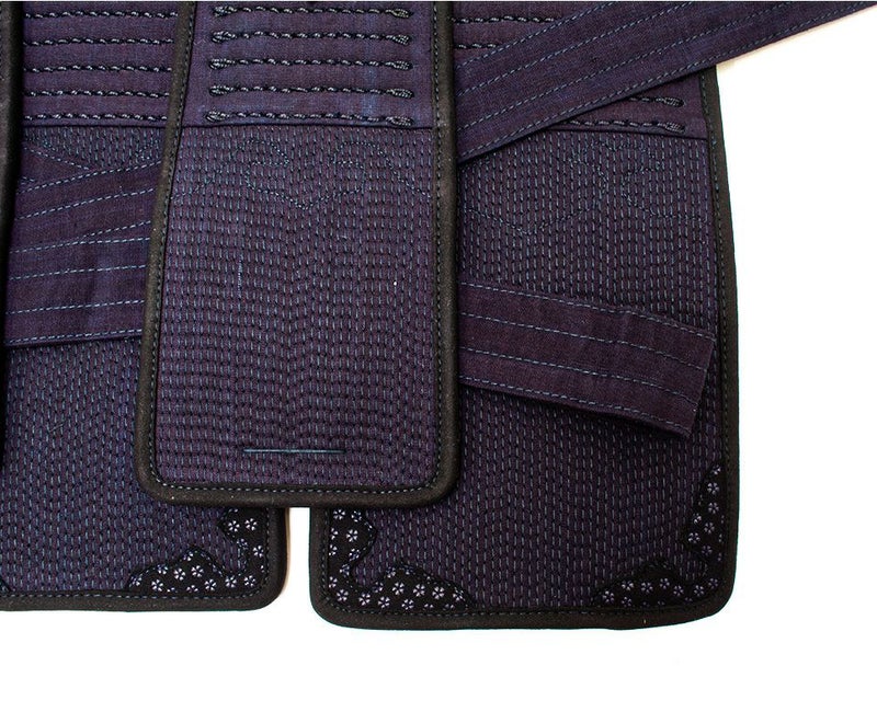 「源龍」3ミリ人工革フィットステッチ防具 垂 紫小桜柄【ミシン刺･機械刺】